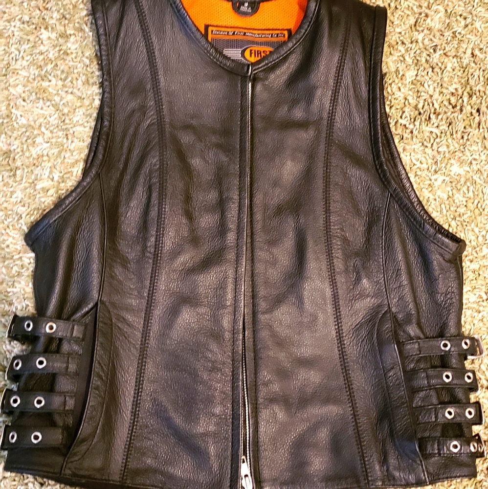Supple, full grain leather vest - Small